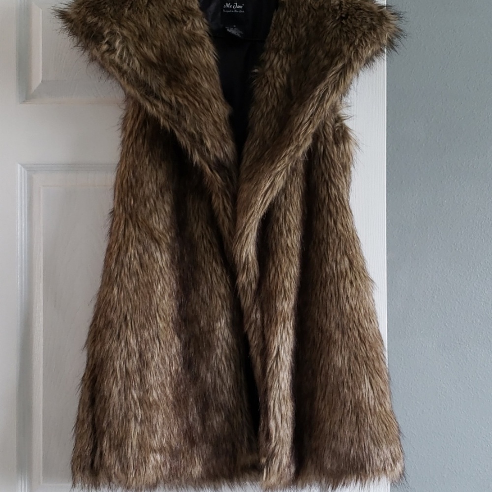 Thigh lenght fur vest